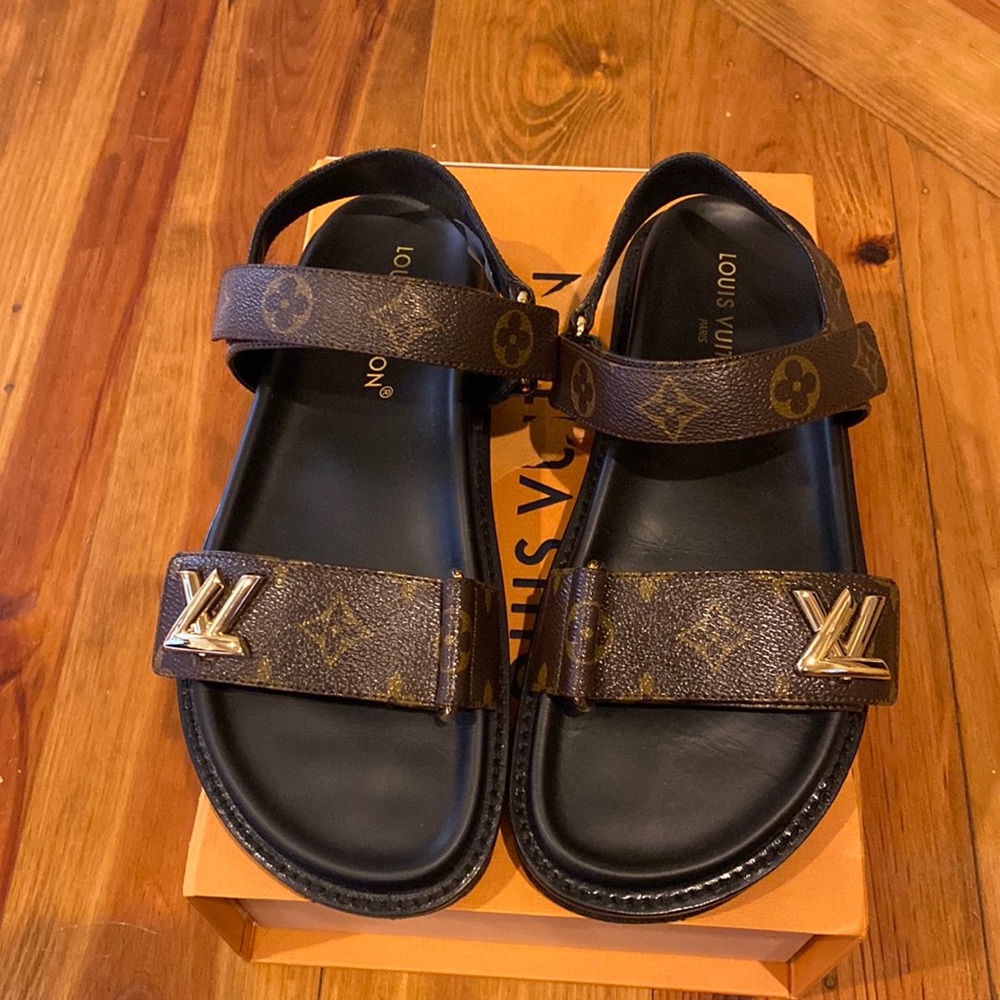 LOUIS VUITTON (Monogram) Sunset Comfort Sandal-Size 9.5
